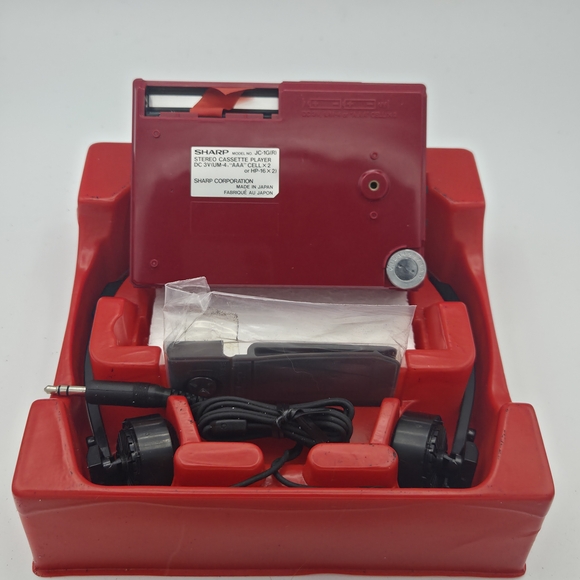 Sharp JC-1G (R) Cassette Player - Picture 4 of 10